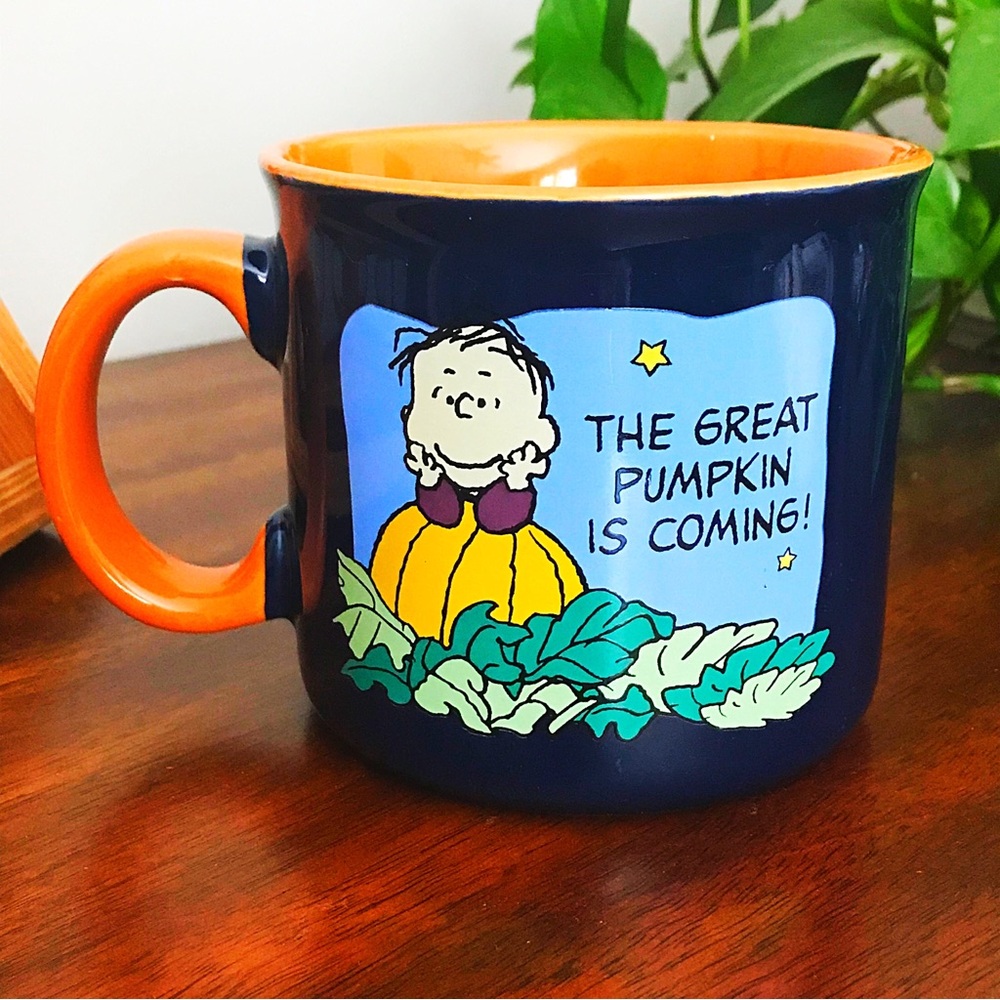 Peanuts Charlie Brown The Great Pumpkin is Coming Halloween Coffee Mug Cup EUC